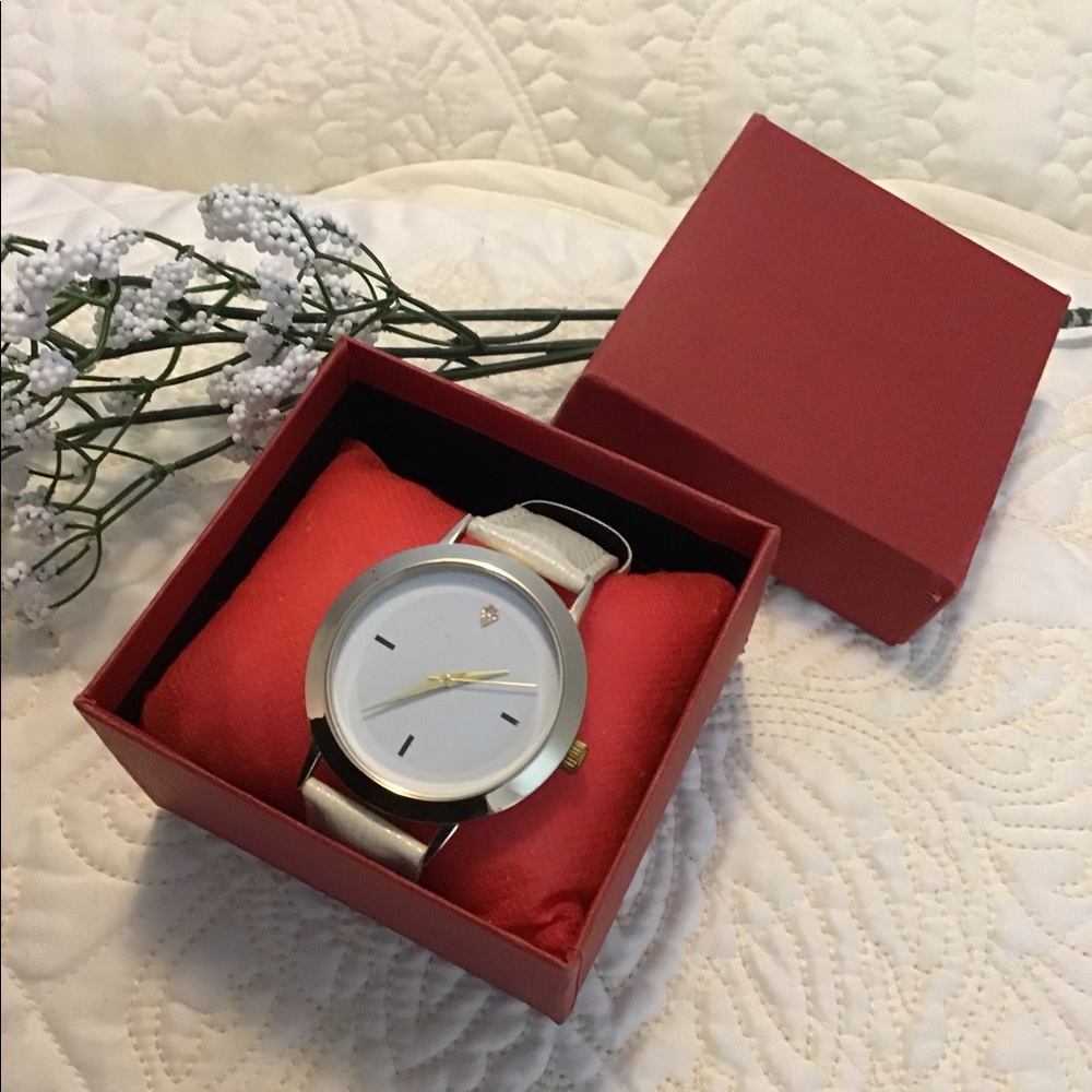 Gold tone Boyfriend Watch with Leather Band NWT